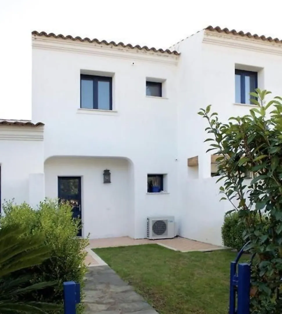M&G Hospitality Holiday Home Пунтальдия
